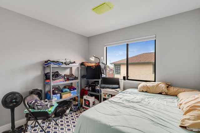 257 Valley Oak Ln, Vallejo, CA 94591