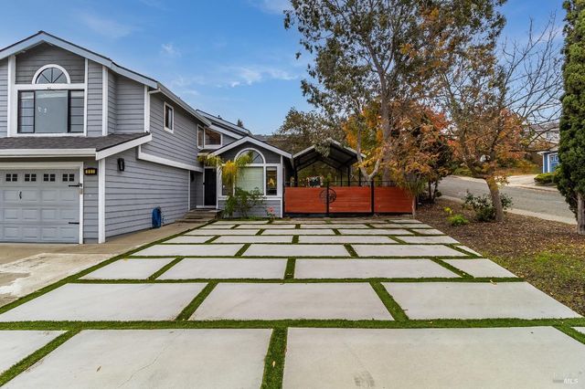 257 Valley Oak Ln, Vallejo, CA 94591