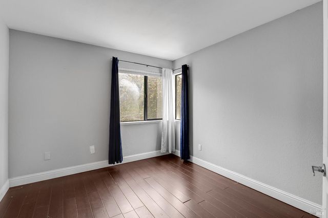 257 Valley Oak Ln, Vallejo, CA 94591