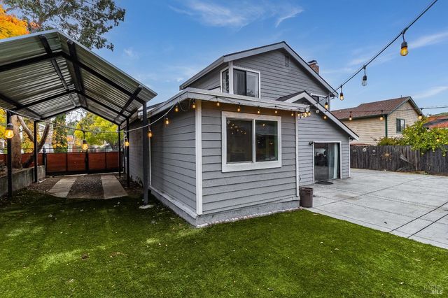 257 Valley Oak Ln, Vallejo, CA 94591