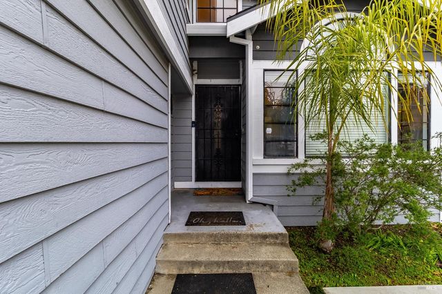 257 Valley Oak Ln, Vallejo, CA 94591