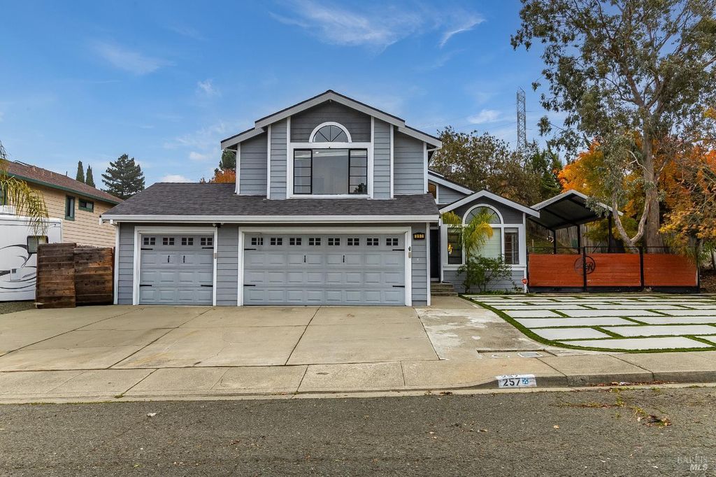 257 Valley Oak Ln, Vallejo, CA 94591