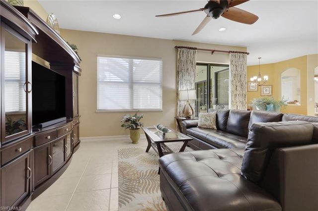 12525 Fairmont DR, Fort Myers, FL 33913