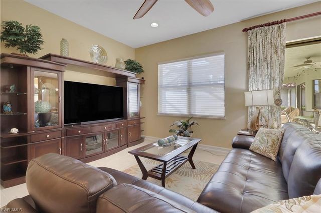 12525 Fairmont DR, Fort Myers, FL 33913