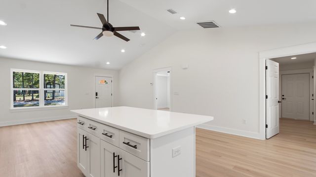 84 W Oleander Avenue, Defuniak Springs, FL 32433