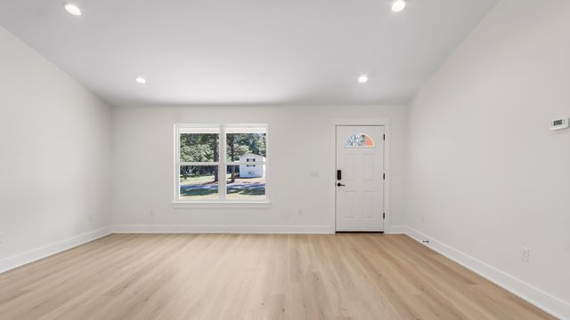 84 W Oleander Avenue, Defuniak Springs, FL 32433