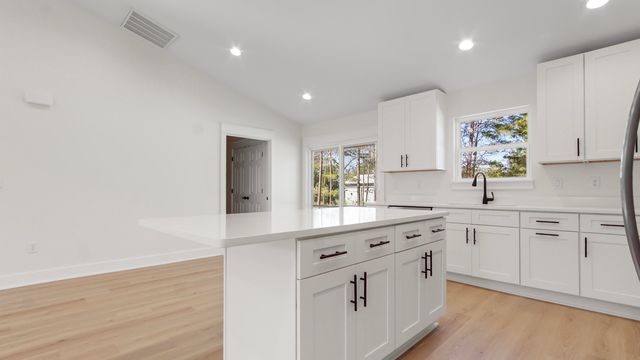 84 W Oleander Avenue, Defuniak Springs, FL 32433