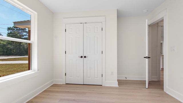 84 W Oleander Avenue, Defuniak Springs, FL 32433