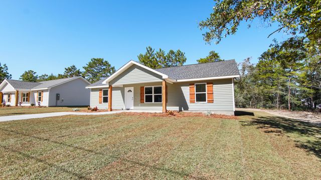84 W Oleander Avenue, Defuniak Springs, FL 32433
