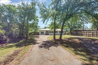 502 W Bells Boulevard, Bells, TX 75414