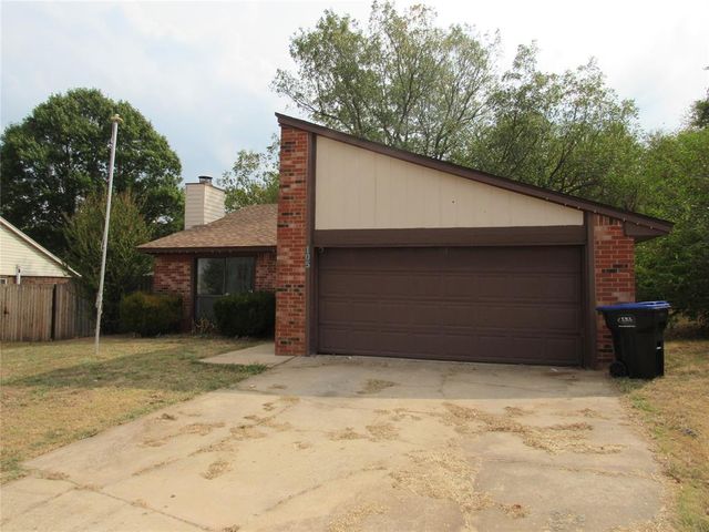 105 Stonewood Drive, Noble, OK 73068