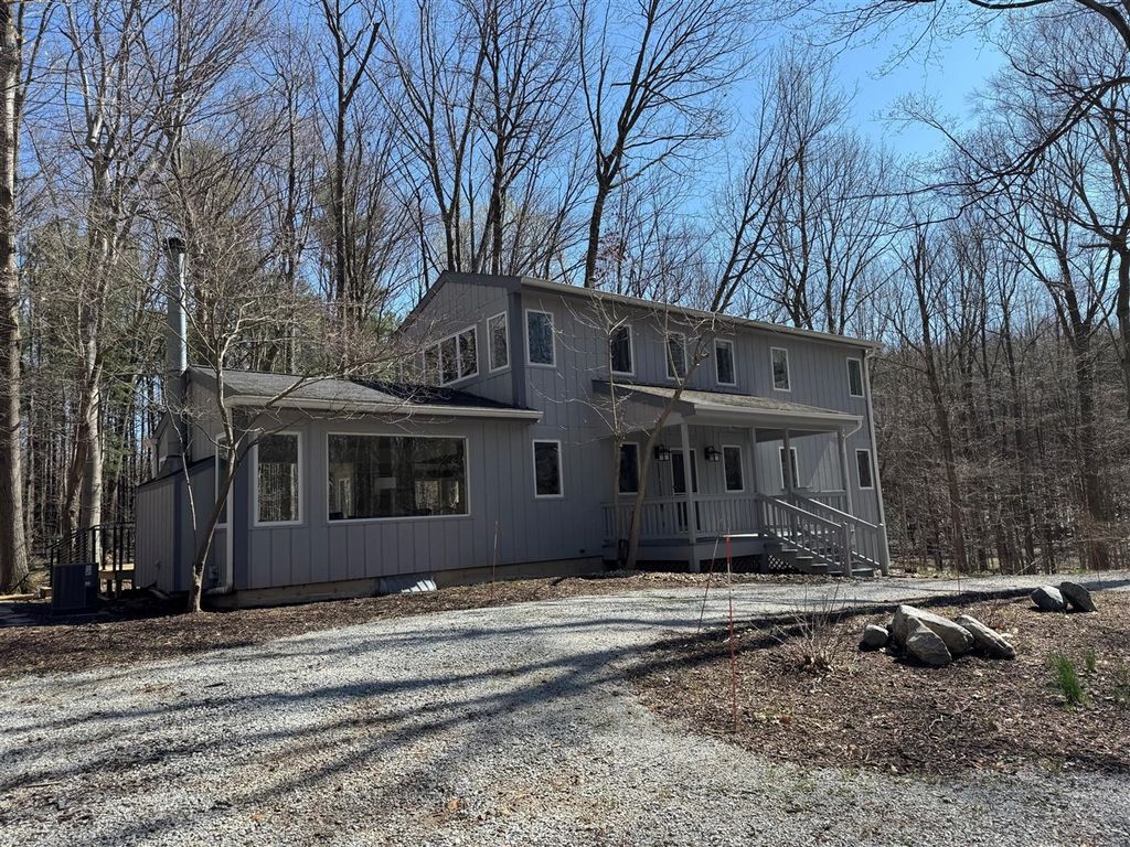 39 Camp Madron Road, Buchanan, MI 49107