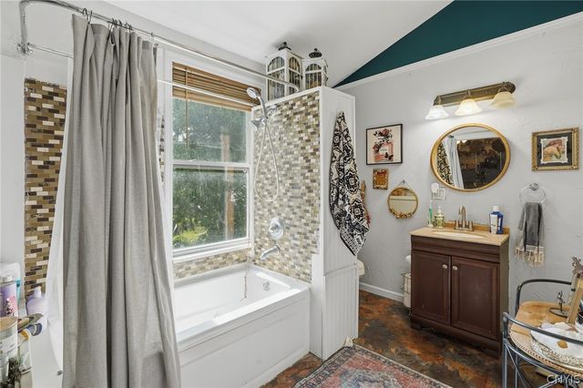 523 South Terry Road, Geddes, NY 13219