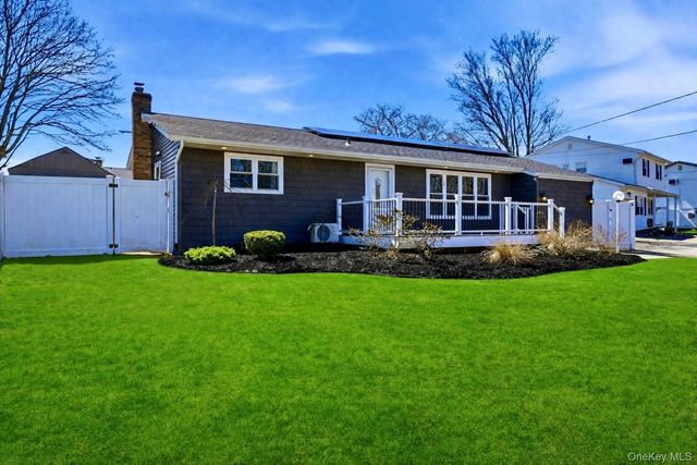 26 Patrician Street, Holbrook, NY 11741