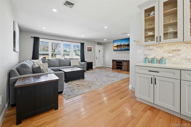 26 Patrician Street, Holbrook, NY 11741