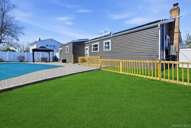 26 Patrician Street, Holbrook, NY 11741