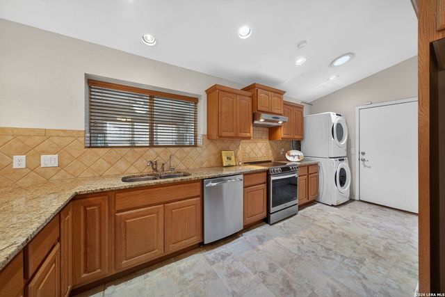 121 Fort Wayne, Universal City, TX 78148