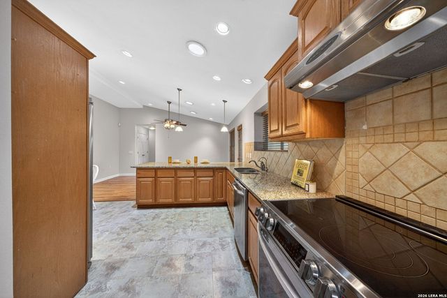 121 Fort Wayne, Universal City, TX 78148