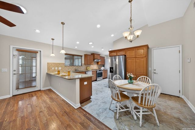 121 Fort Wayne, Universal City, TX 78148