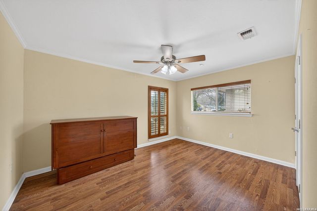 121 Fort Wayne, Universal City, TX 78148