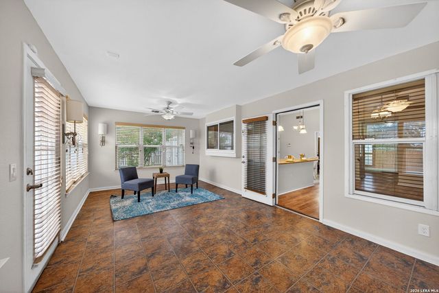 121 Fort Wayne, Universal City, TX 78148