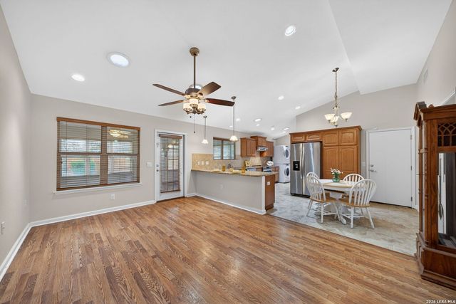 121 Fort Wayne, Universal City, TX 78148