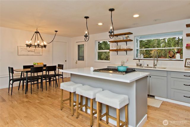 28515 210th Avenue SE, Kent, WA 98042