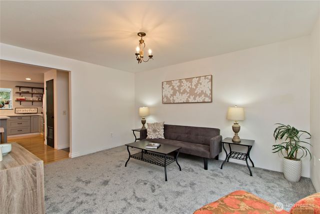 28515 210th Avenue SE, Kent, WA 98042