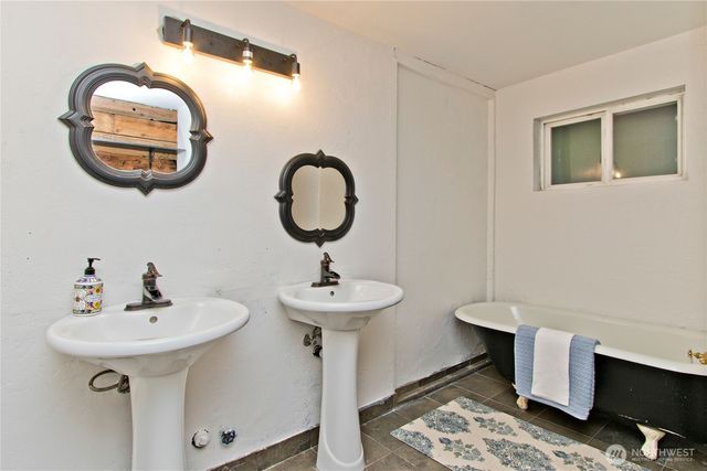 28515 210th Avenue SE, Kent, WA 98042