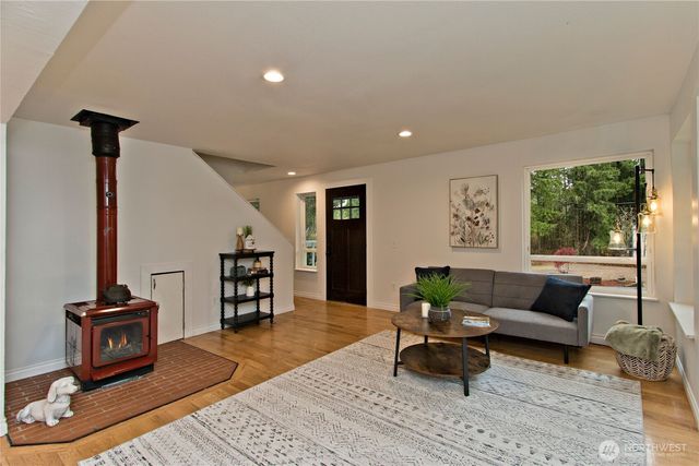 28515 210th Avenue SE, Kent, WA 98042