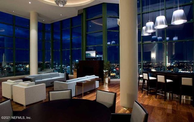 1431 RIVERPLACE Boulevard 1401, Jacksonville, FL 32207