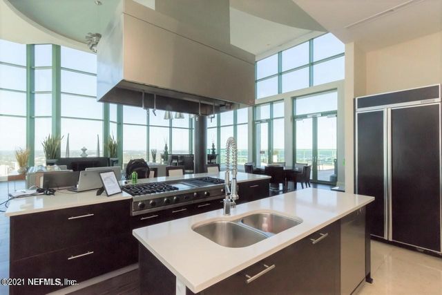 1431 RIVERPLACE Boulevard 1401, Jacksonville, FL 32207