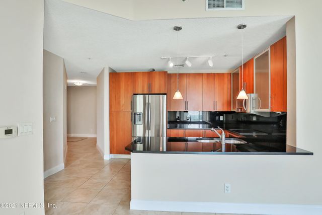 1431 RIVERPLACE Boulevard 1401, Jacksonville, FL 32207