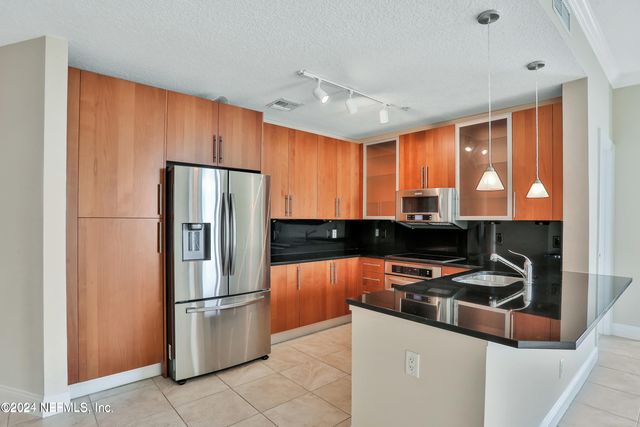 1431 RIVERPLACE Boulevard 1401, Jacksonville, FL 32207