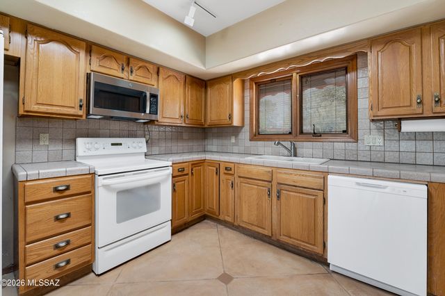 3990 N Ridgecrest Drive, Tucson, AZ 85750
