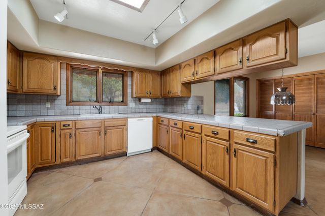 3990 N Ridgecrest Drive, Tucson, AZ 85750