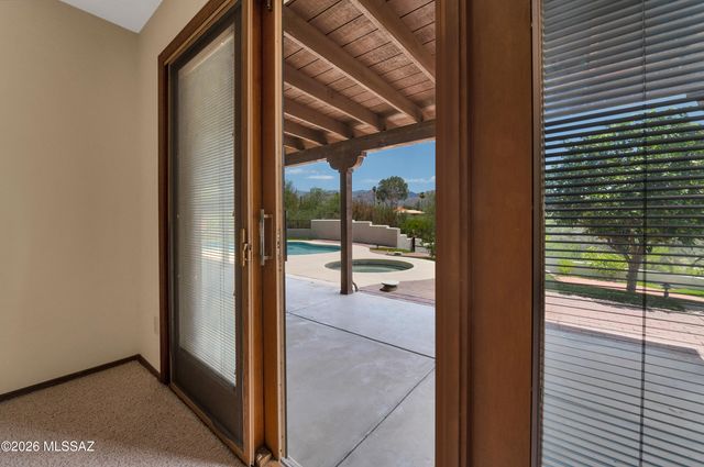 3990 N Ridgecrest Drive, Tucson, AZ 85750