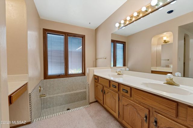 3990 N Ridgecrest Drive, Tucson, AZ 85750