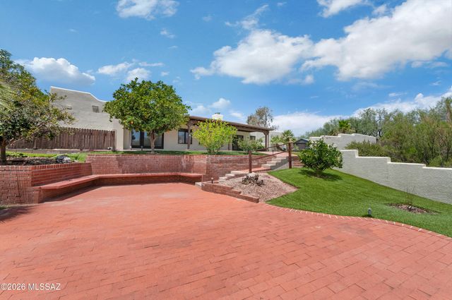 3990 N Ridgecrest Drive, Tucson, AZ 85750