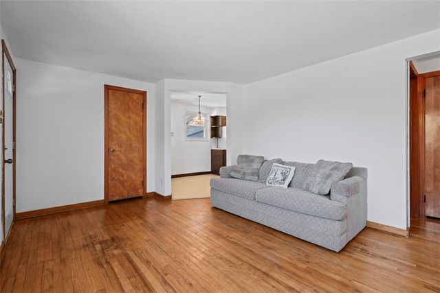 2143 Plainview Ave, Brookline, PA 15226