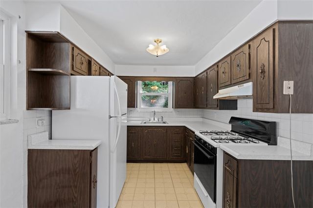 2143 Plainview Ave, Brookline, PA 15226