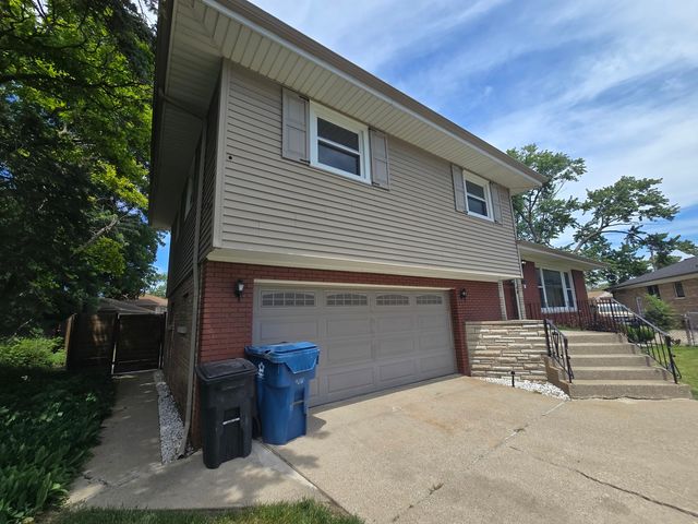 309 Streamside Drive, Harvey, IL 60426