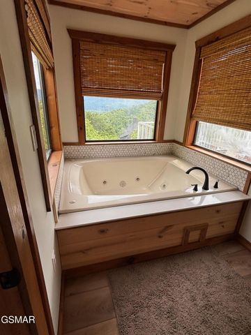 1226 Sky High Way # 6, Gatlinburg, TN 37738