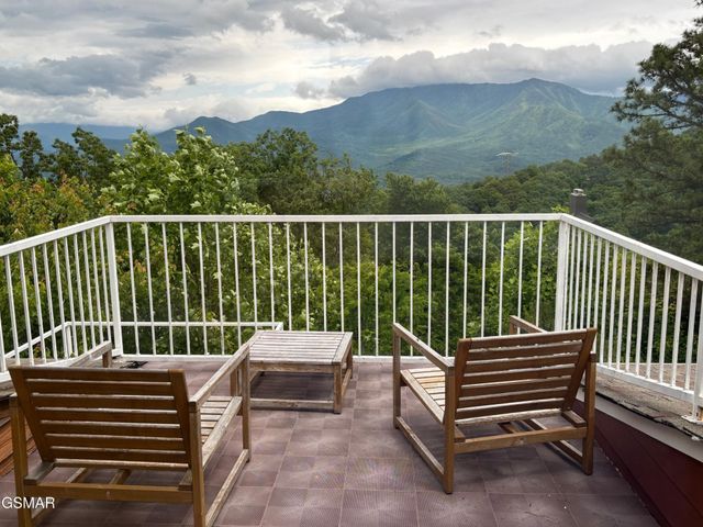1226 Sky High Way # 6, Gatlinburg, TN 37738