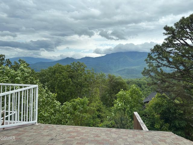 1226 Sky High Way # 6, Gatlinburg, TN 37738
