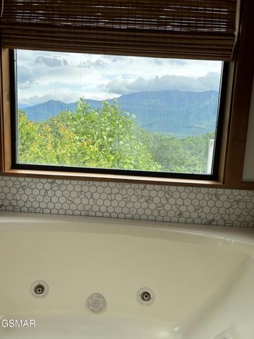 1226 Sky High Way # 6, Gatlinburg, TN 37738