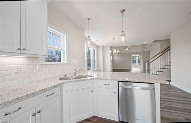 4719 Mahogany RN, Chesapeake, VA 23321