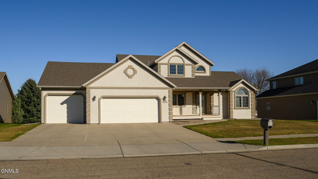 800 Saddle Ridge Road, Bismarck, ND 58503 photo 3