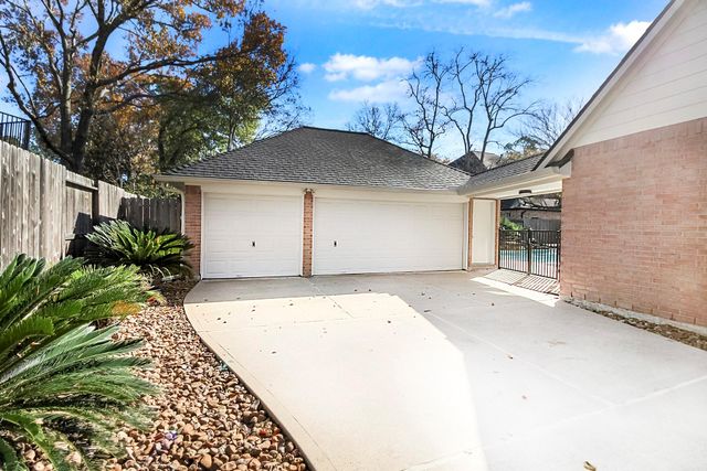 803 Chisel Point Drive, Houston, TX 77094