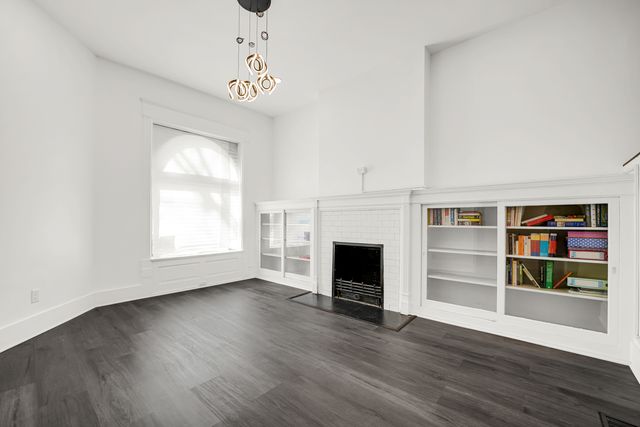 928 E 46th Street, Chicago, IL 60653